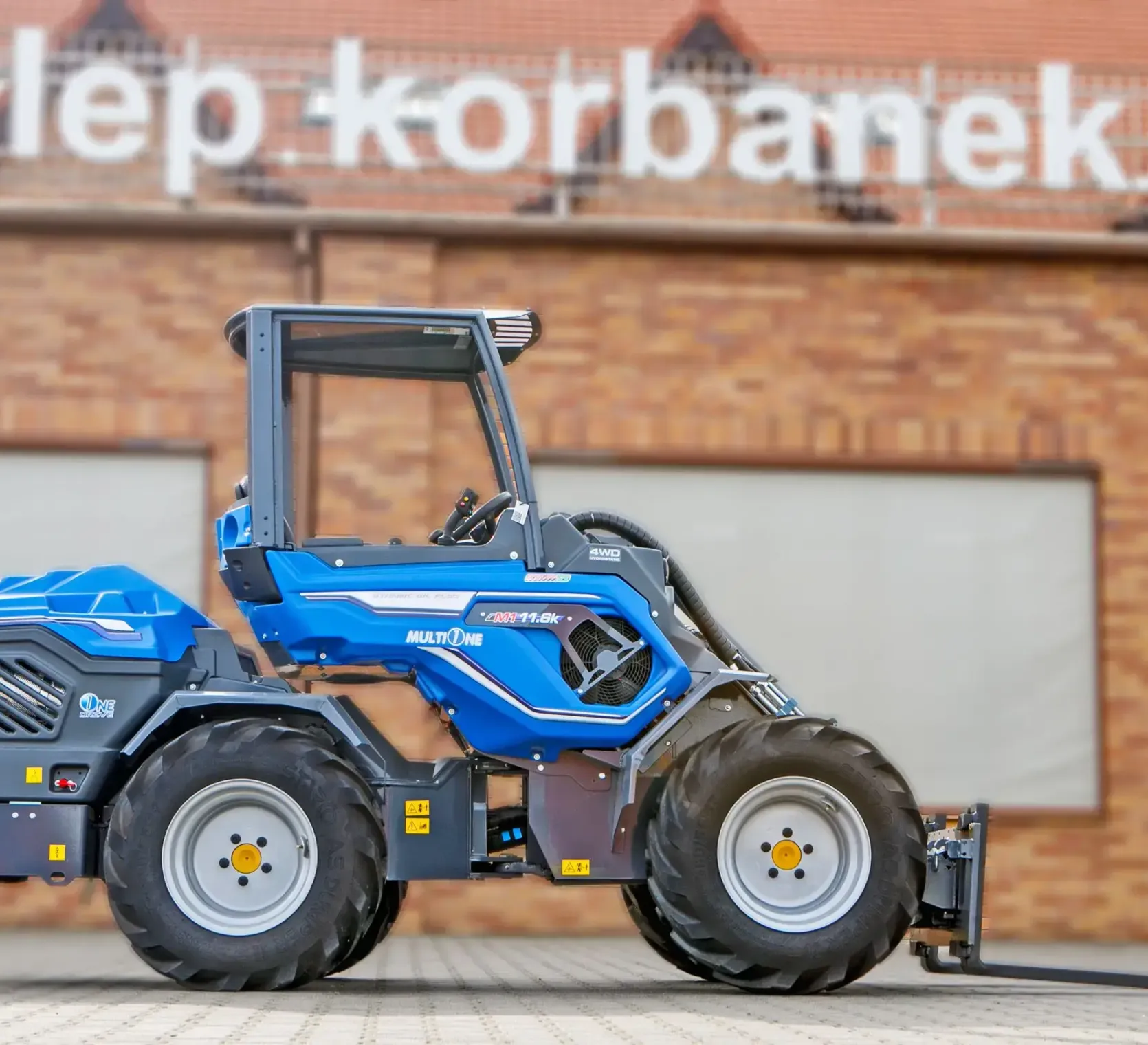 Multione seria 11 Kohler bok kabina ramie koła widły paletowe 