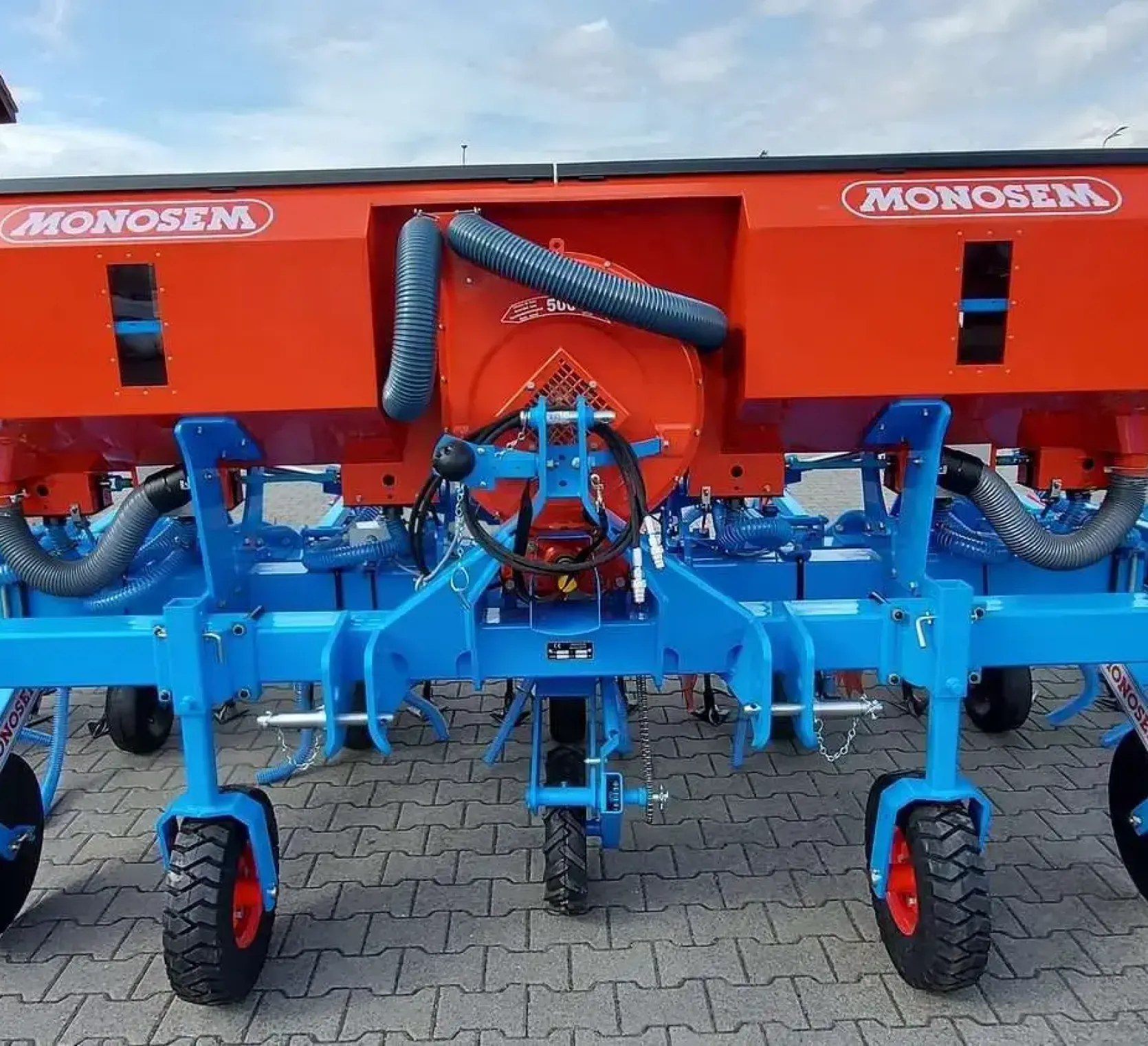 Pielnik z podsiewaczem 6-rzędowy