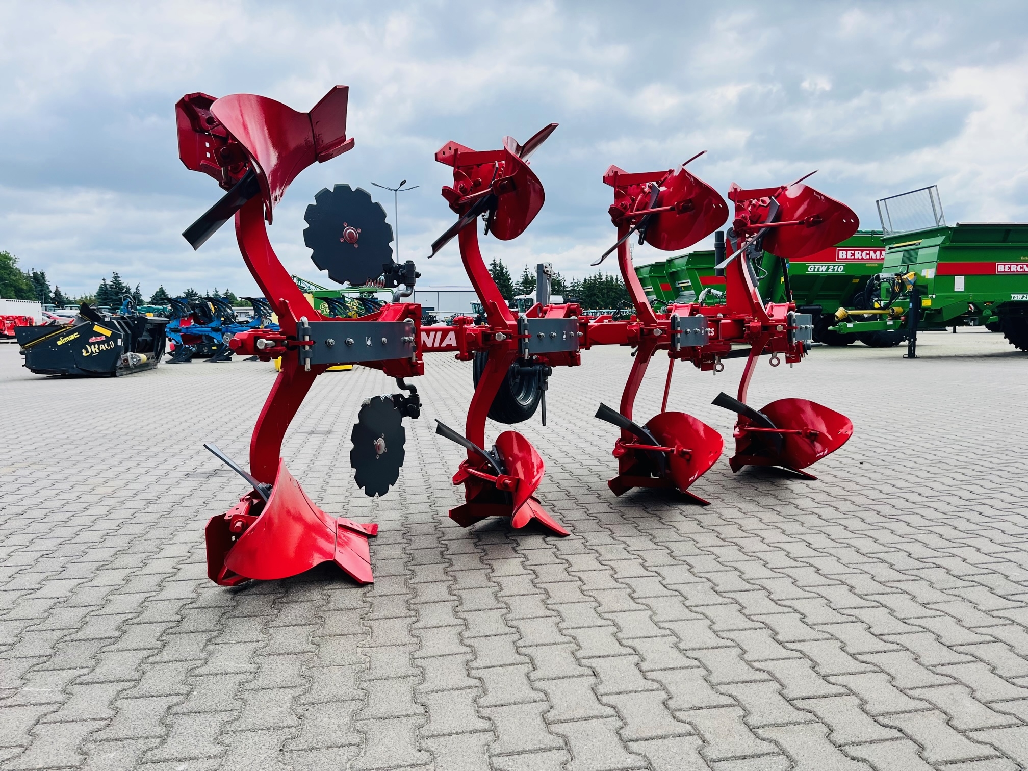 plug obrotowy obracalny unia group ibis 3+1 plac korbanek
