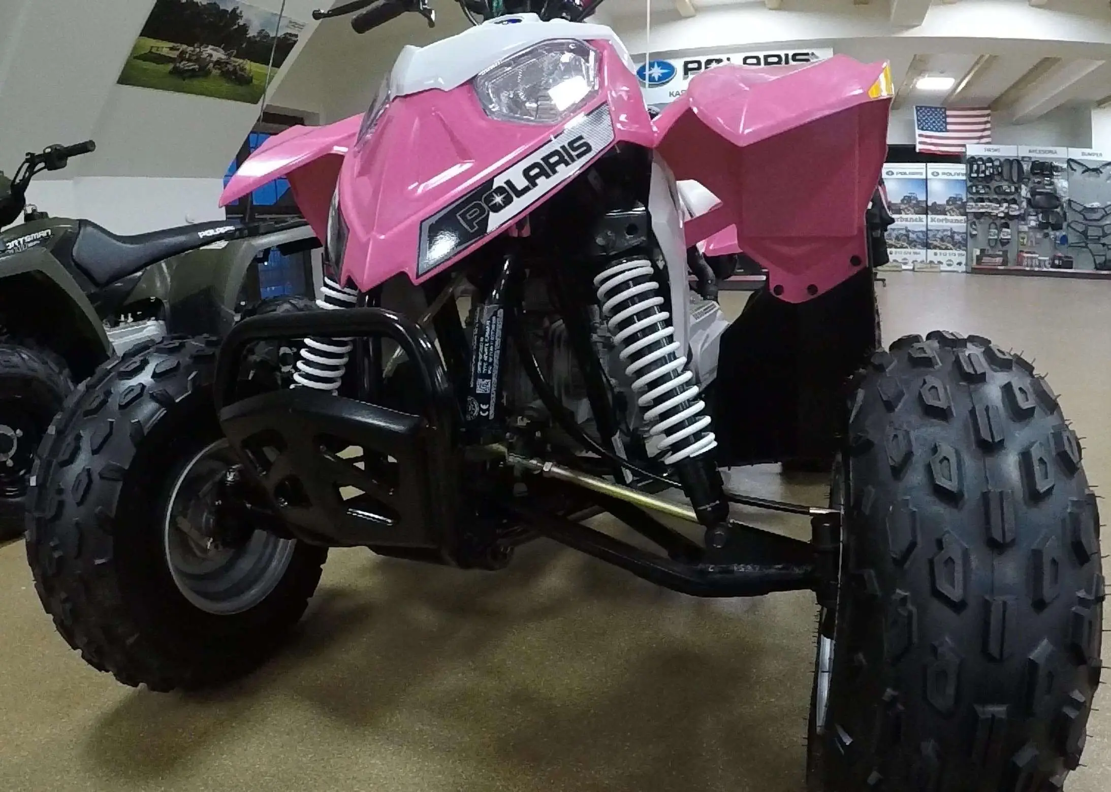 Różowy Quad Polaris Outlaw 110 z oferty korbanek.pl