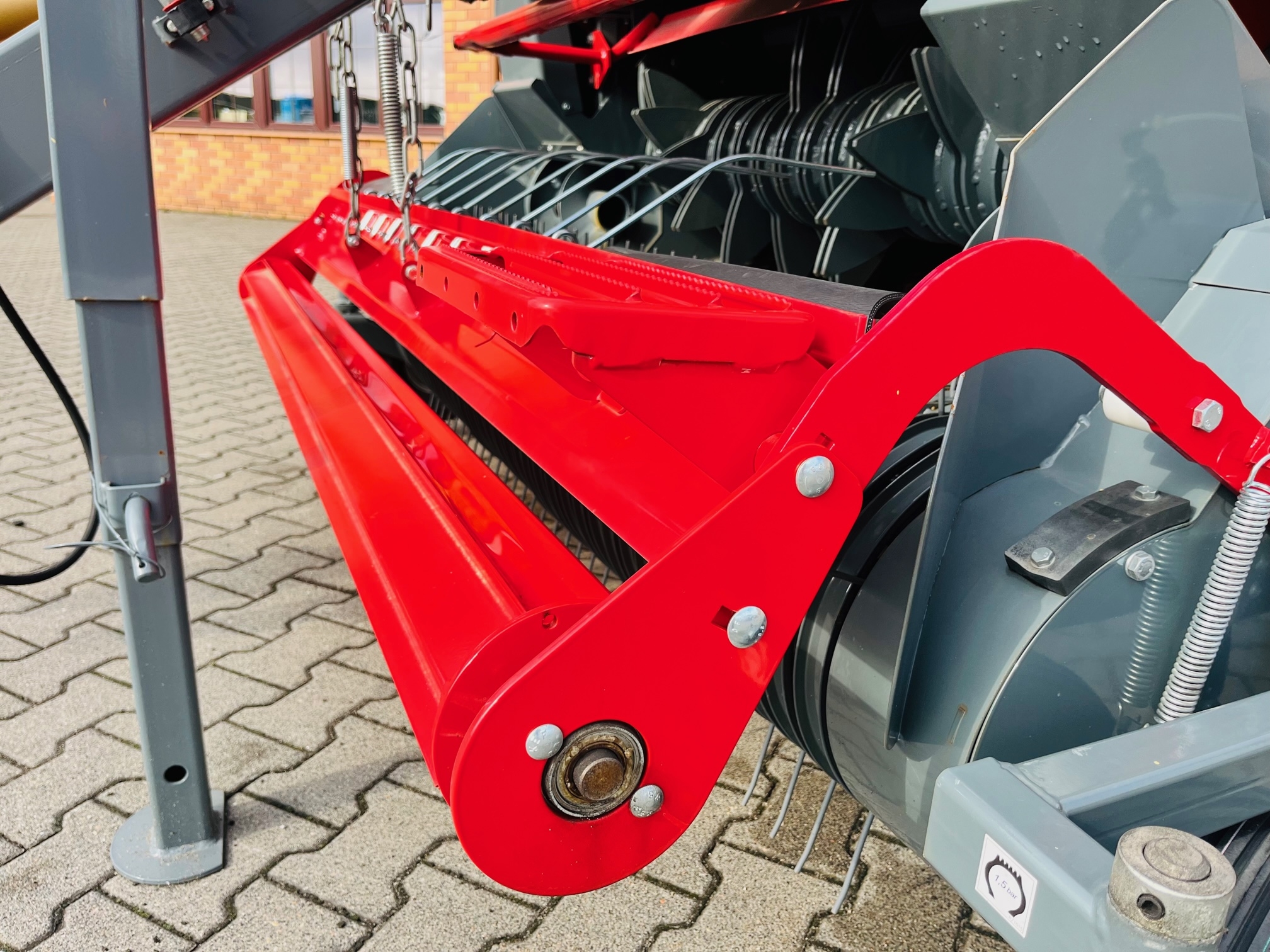 Prasa Unia Group DF 120 1,8 VD stalokomorowa łancuchowo walcowa z docinaczem rotorem plac korbanek