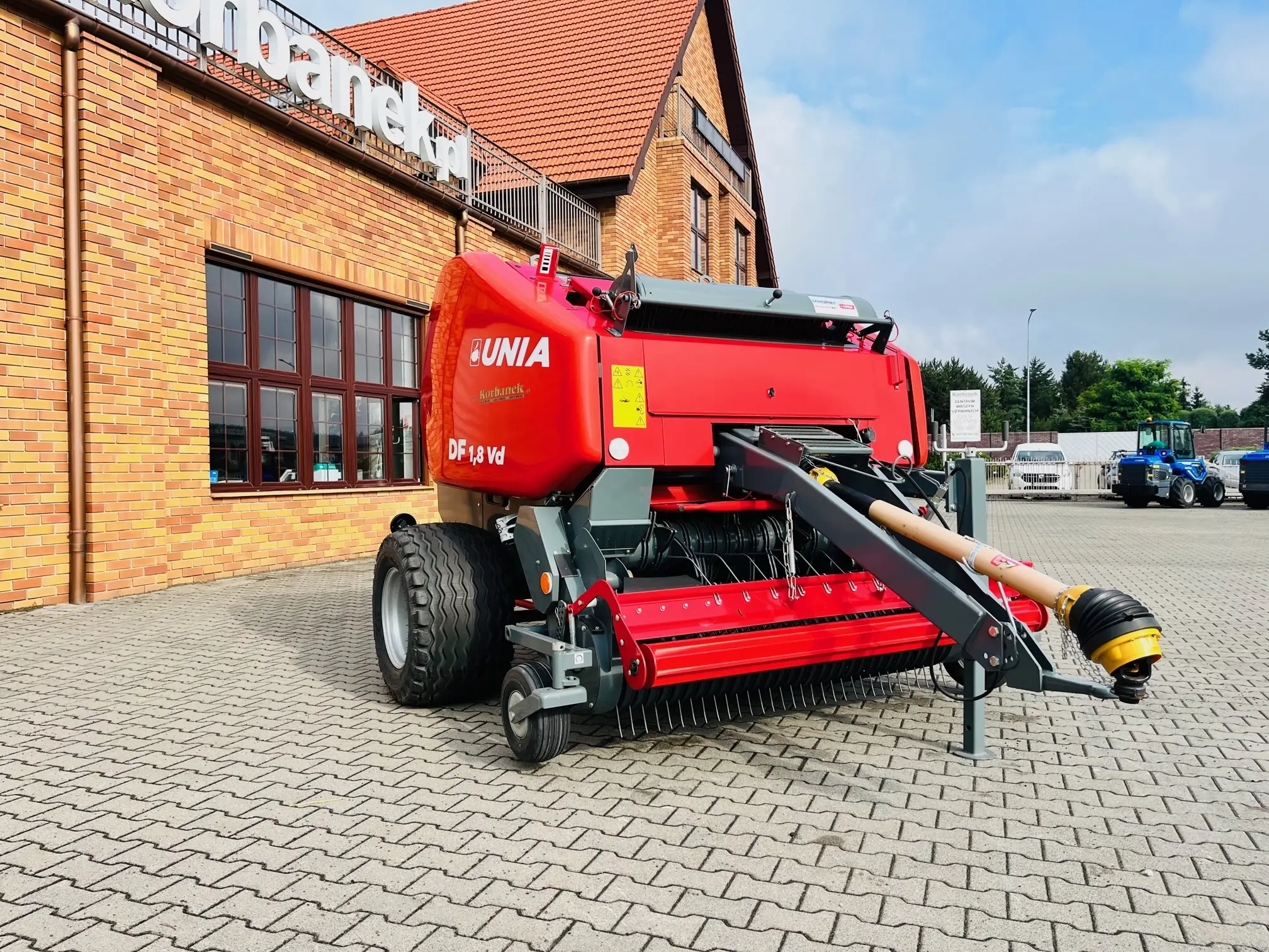Prasa Unia Group DF 120 1,8 VD stalokomorowa łancuchowo walcowa z docinaczem rotorem plac korbanek