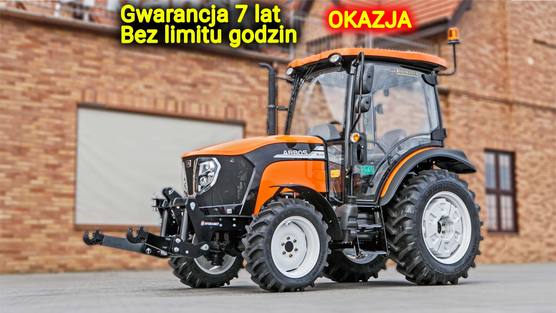 Ciągnik rolniczy Arbos 3055 widok przodu z lewej strony