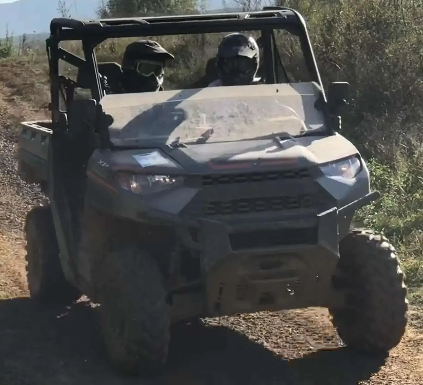 Quad Polaris Ranger 1000 XP z miejscem na przewożenie towarów atv