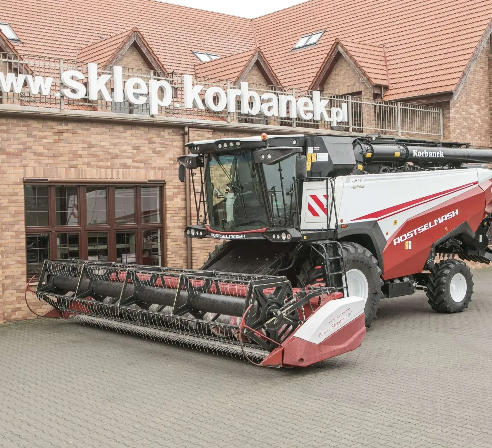 Kombajn RSM 161 z hederem 7 metrów widok pod kontem na korbanek.pl