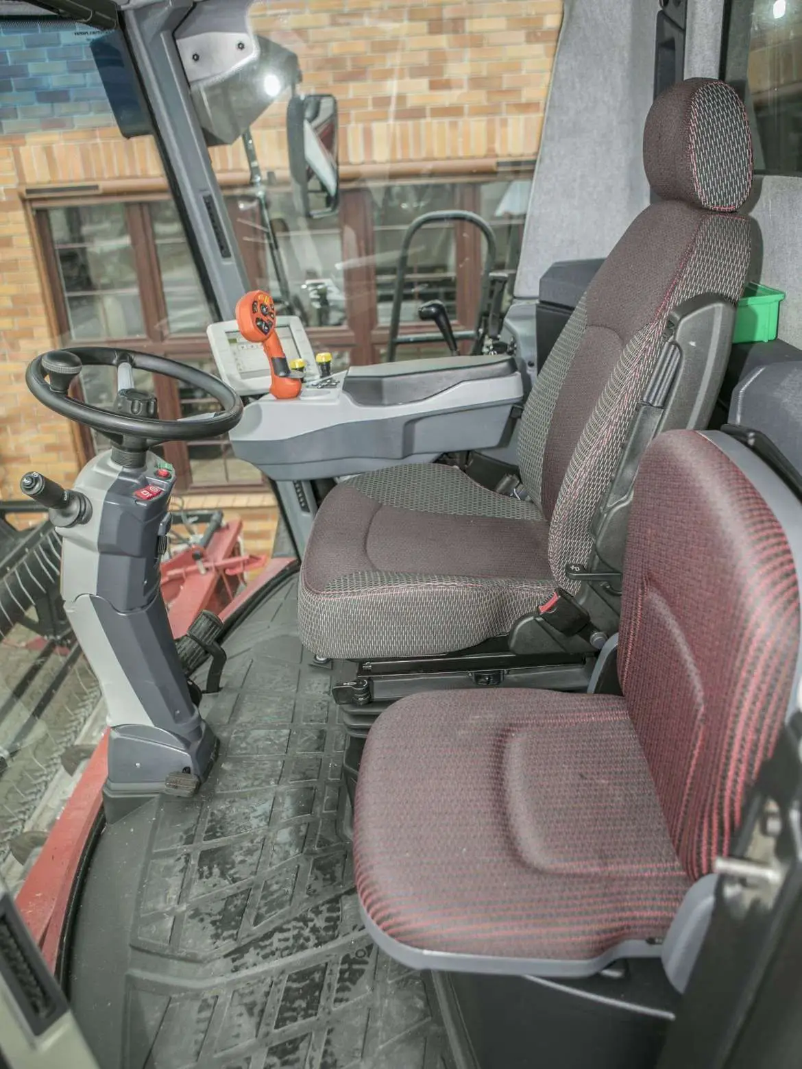 kombajn zbożowy Rostselmash RSM 161 fotele www.korbanek.pl