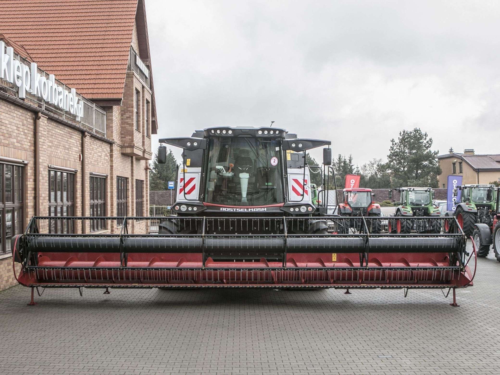 Kombajn zbożowy Rostselmash RSM 161 heder 7 me na korbanek .pl