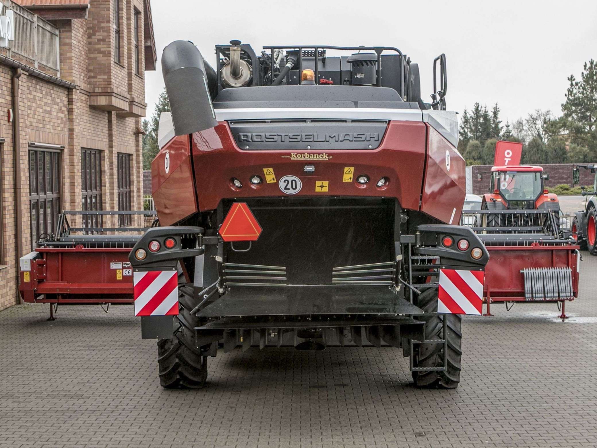 Kombajn zbożowy Rostselmash RSM 161 napęd na tylną oś promocja korbanek.pl