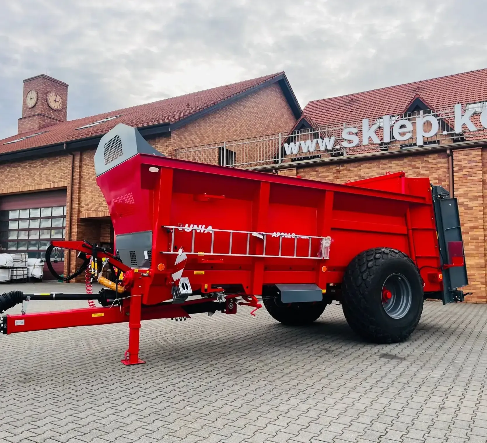 Jednoosiowy rozrzutnik obornika Unia Group Apollo 11 Premium
