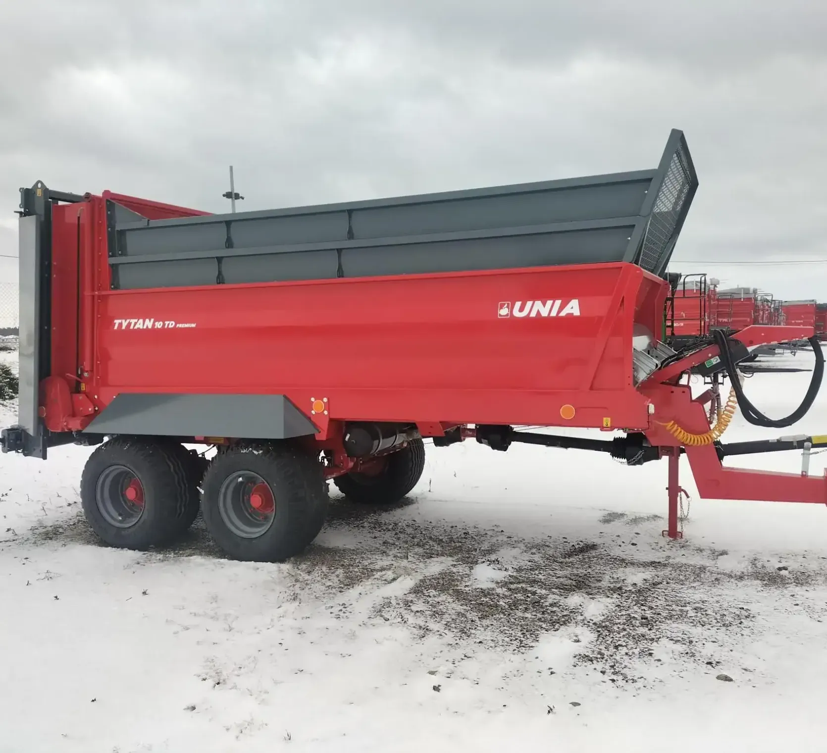Rozrzutnik obornika Unia Group tandem Tytan 10 PREMIUM TD 2 walce pionowe z talerzami