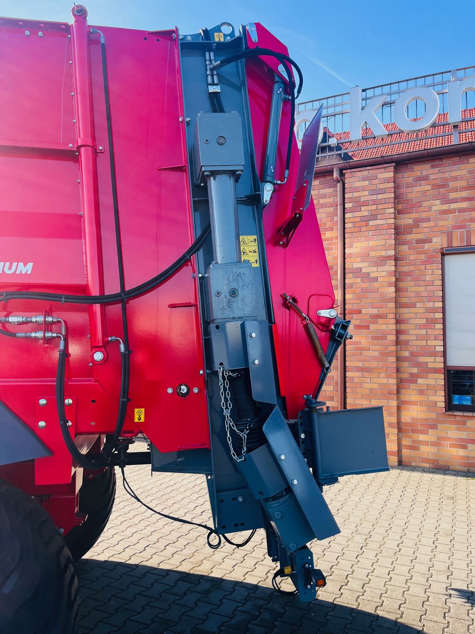 Rozrzutnik obornika Unia Group tandem Tytan 18 PREMIUM TD adapter poziomy plus tarczowy