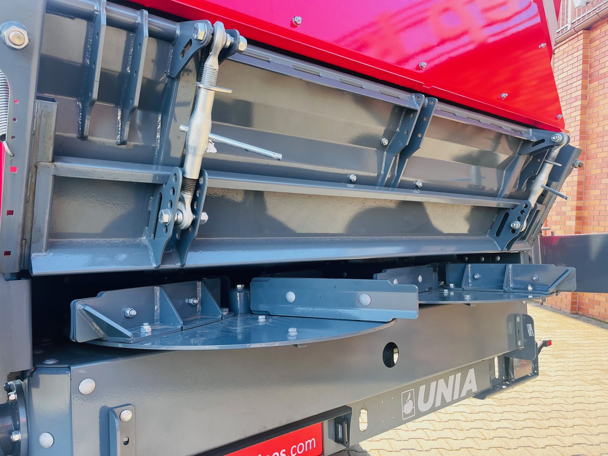 Rozrzutnik obornika Unia Group tandem Tytan 18 PREMIUM TD adapter poziomy plus tarczowy