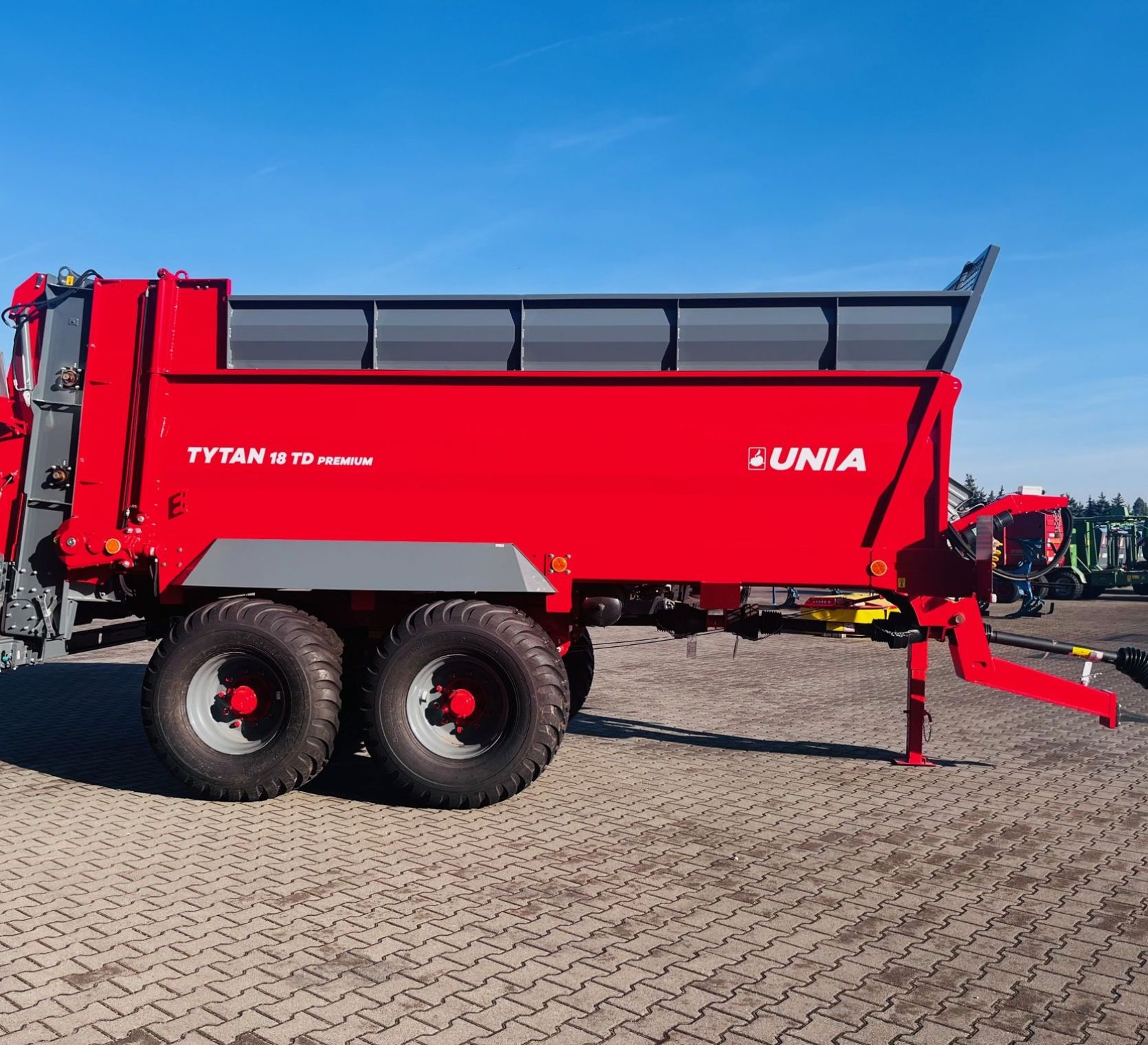 Rozrzutnik obornika Unia Group tandem Tytan 18 PREMIUM TD adapter poziomy plus tarczowy