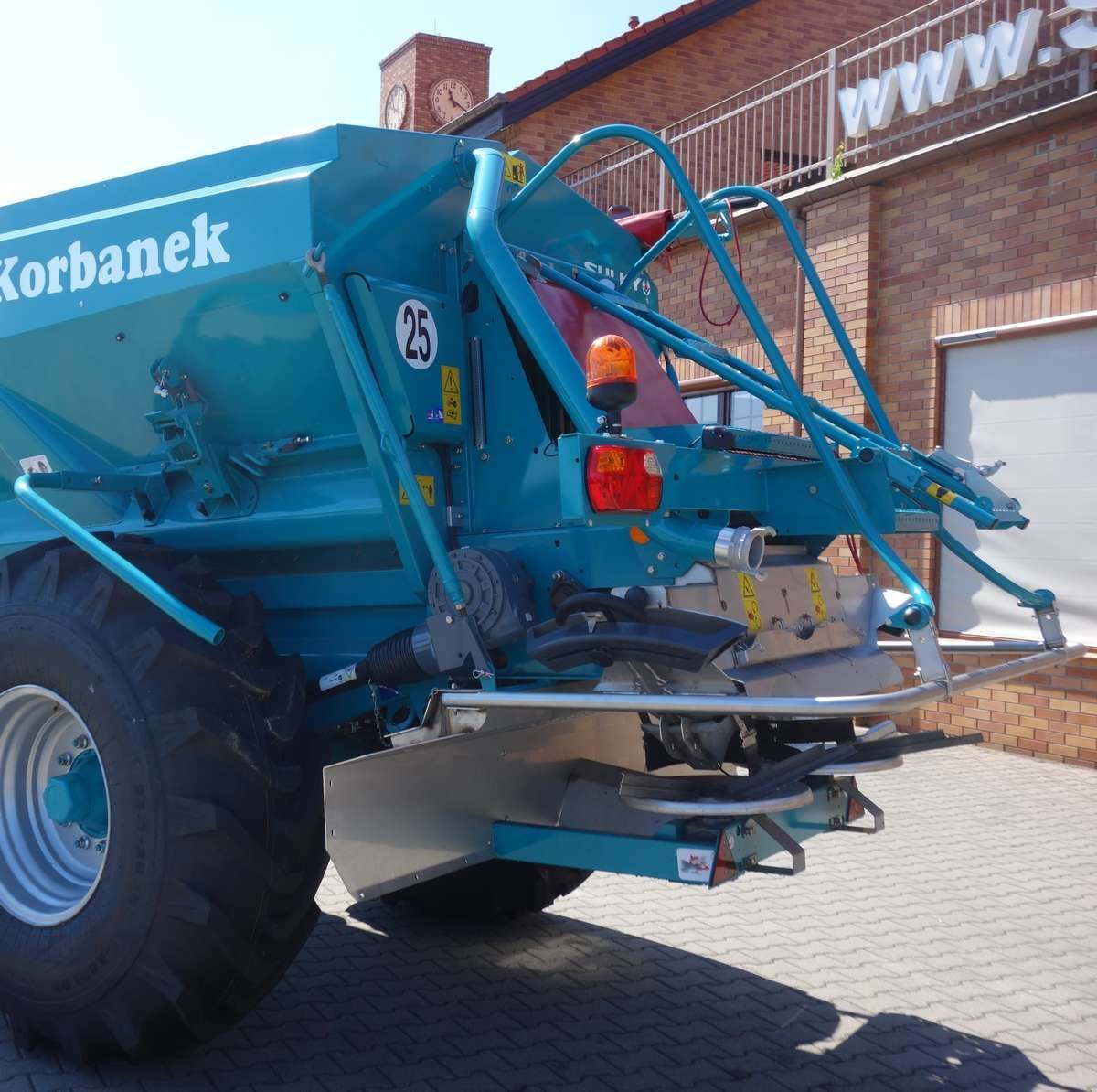 Rozsiewacz przyczepiany zestaw do rozsiewu granulatów 24-36m