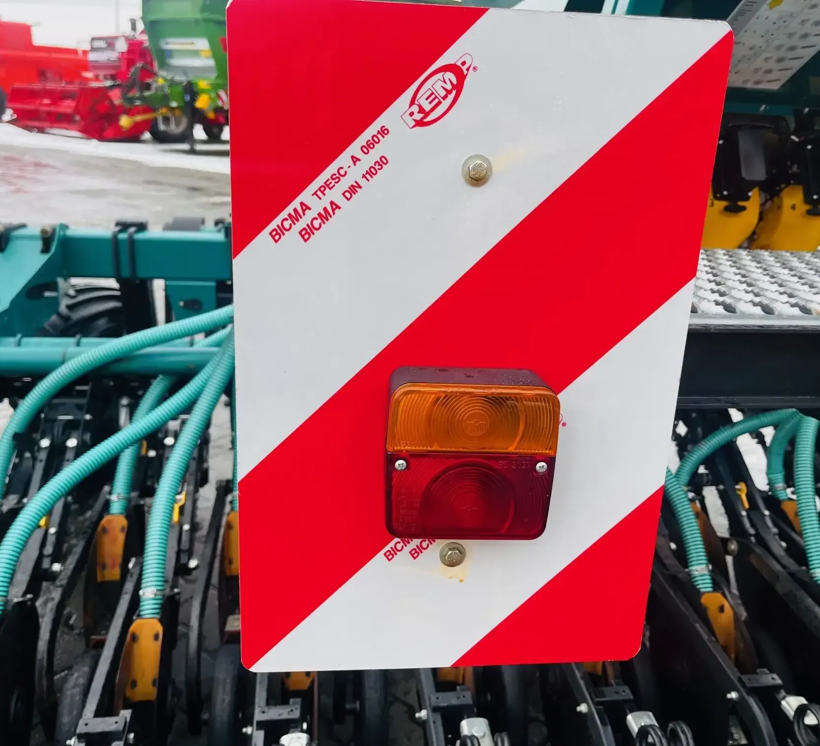 Siewnik pneumatyczny zbożowy 6 m Arbos MSD 2.0 zawieszany z dozownikiem elektrycznym