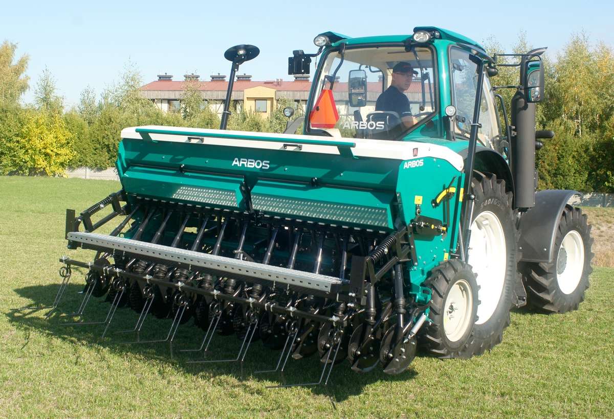 Siewnik zbożowy mechaniczny Arbos Grano 3m z ciągnikiem Arbos