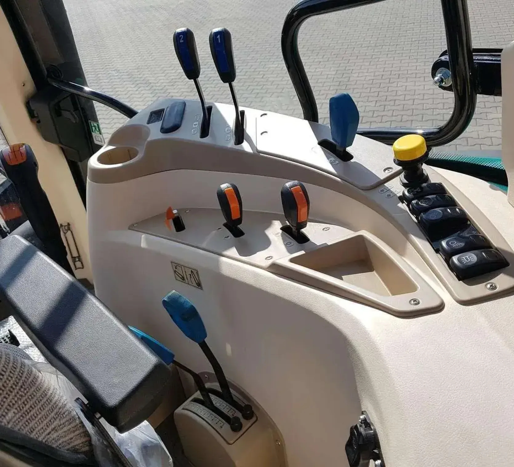 Panel sterowania przyciski od TUZ WOM wyjść hydraulicznych