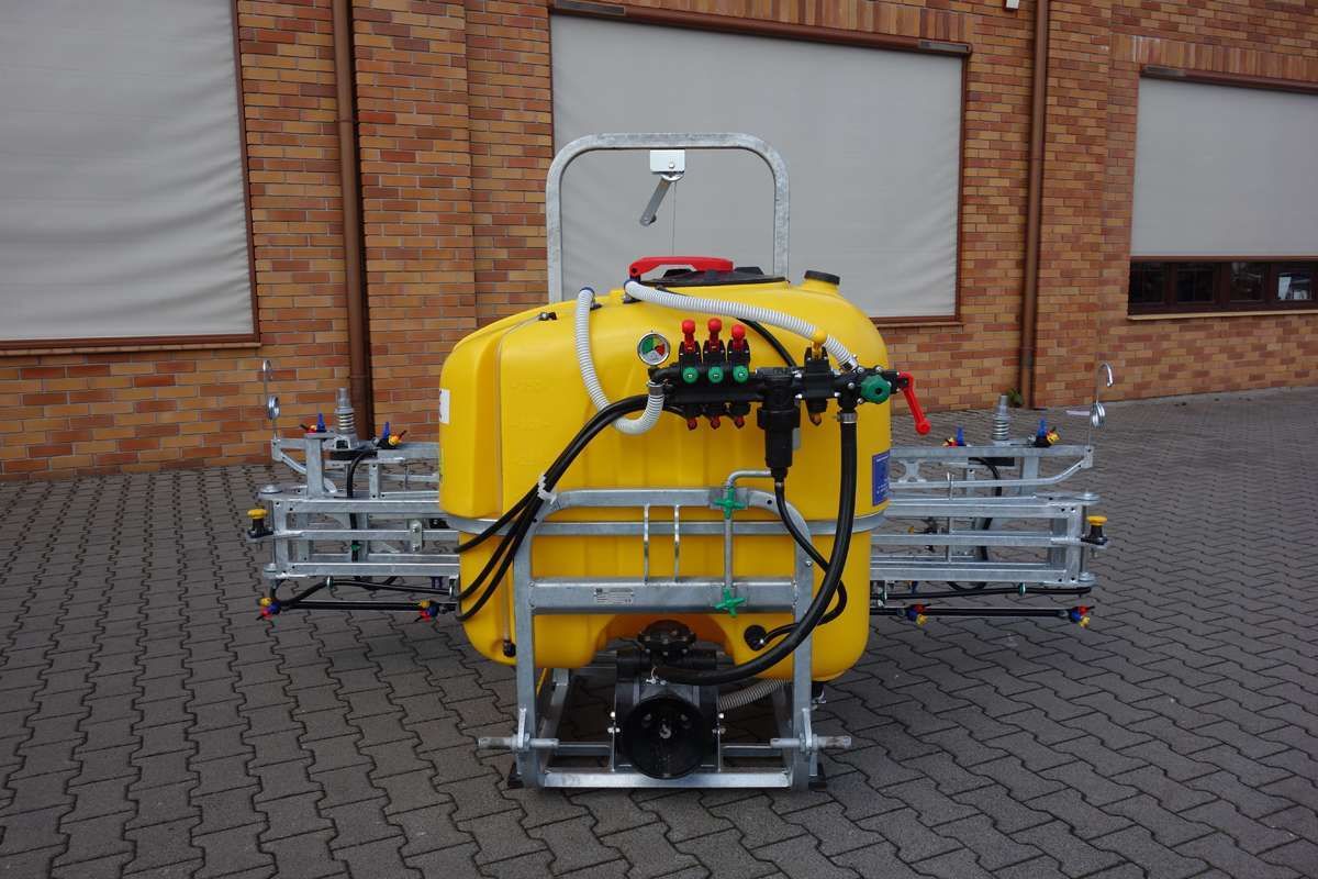 Opryskiwacz Tolmet Klara 412 różne modele zbuorniki 400, 600, 800, 1000, 1200 l