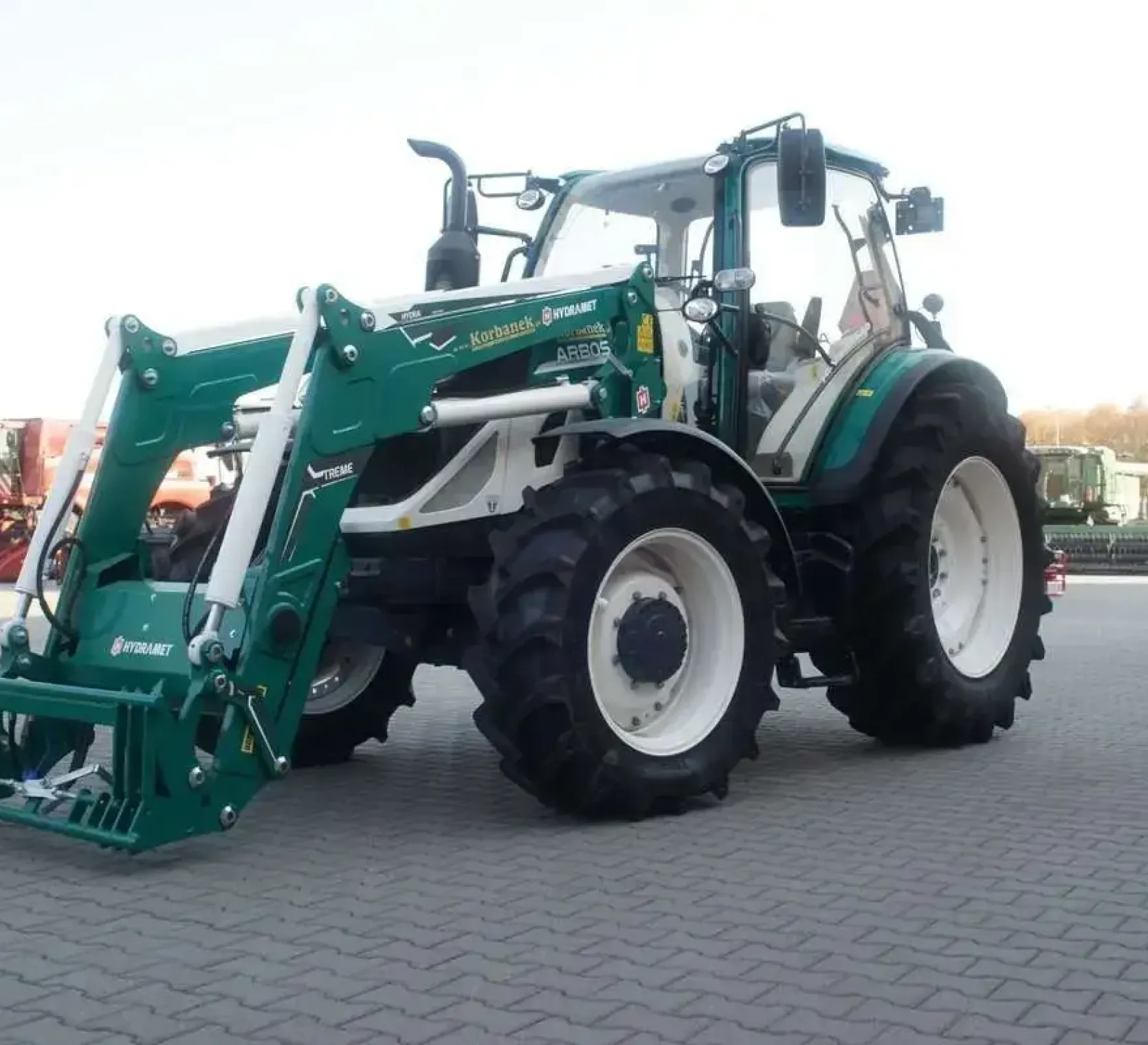Ciagnik Arbos 5115 122km z ladowaczem hydramet