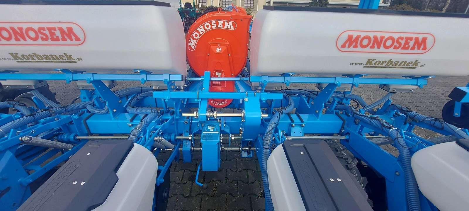 Turbina, przekładnia dystansowa, podsiewacz nawozów