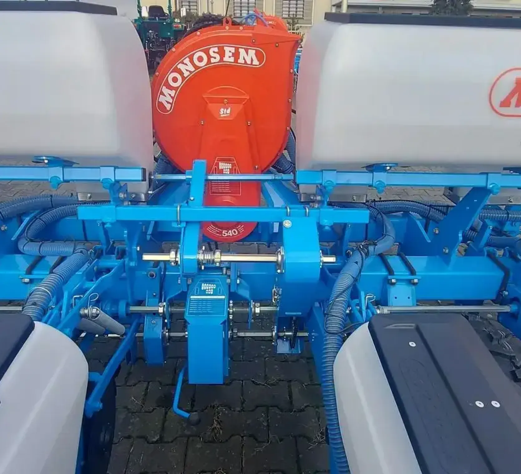 Turbina, przekładnia dystansowa, podsiewacz nawozów