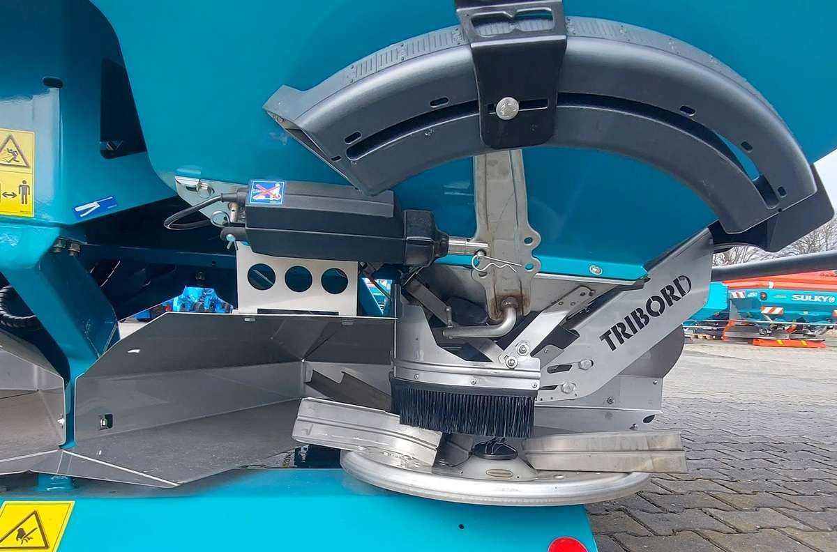 Układ rozsiewający, rozsiew graniczny Tribord 3D