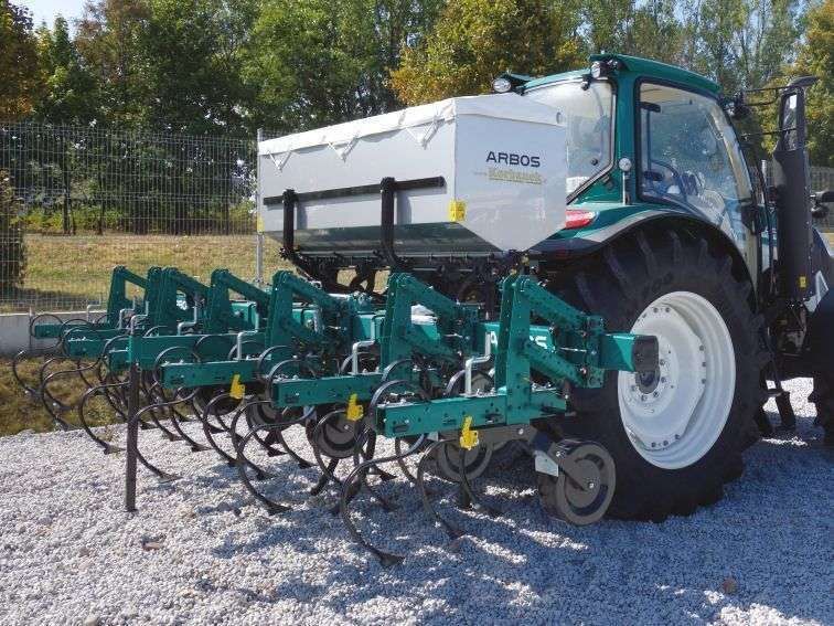 Pielnik Arbos 6-rzędowy do kukurydzy na ramie składanej hydraulicznie z podsiewaczem nawozów