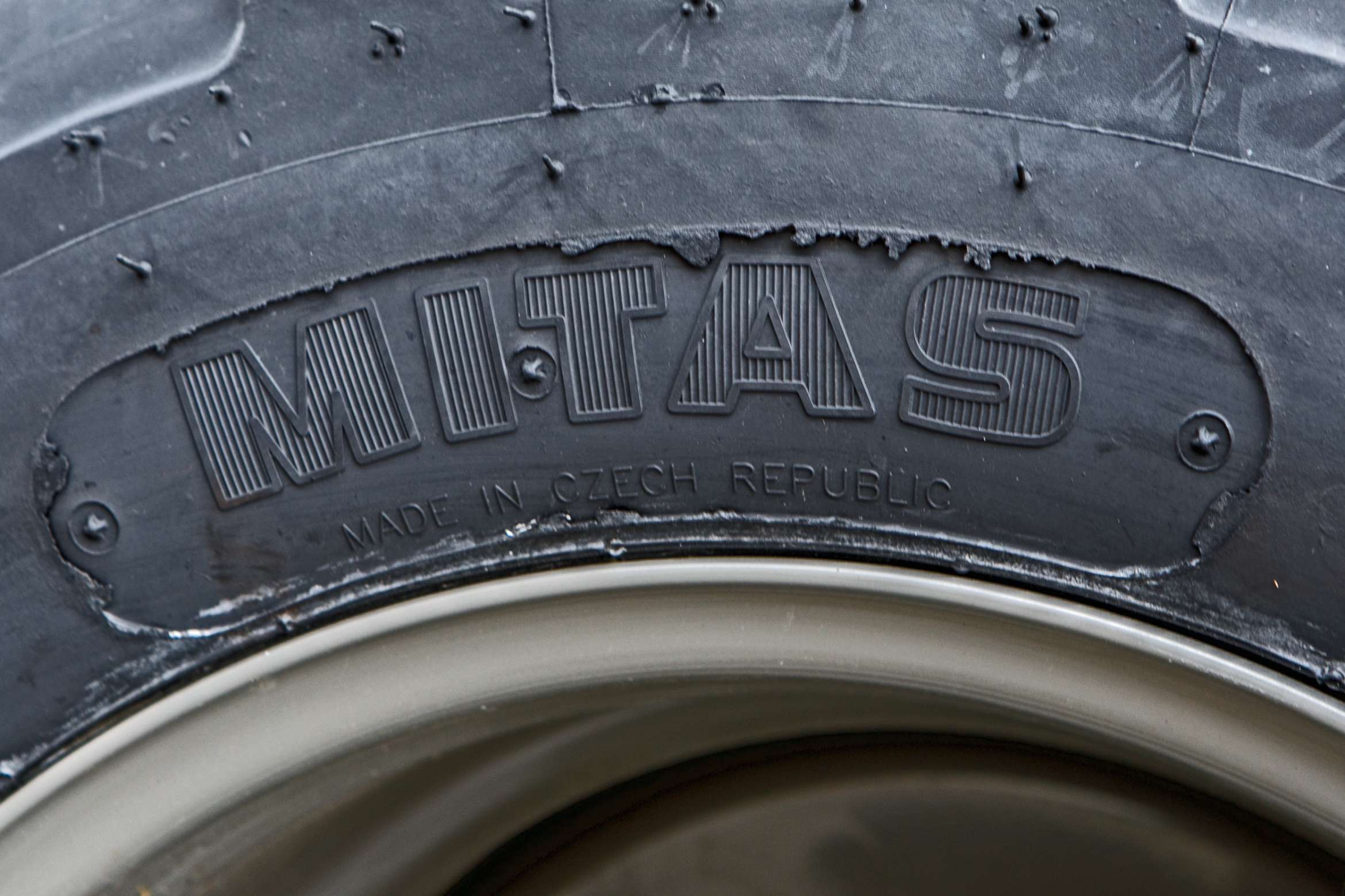 Atlas Weycor AR320 Yanmar ładowarka przegubowa z kabiną silnik diesel opony MITAS