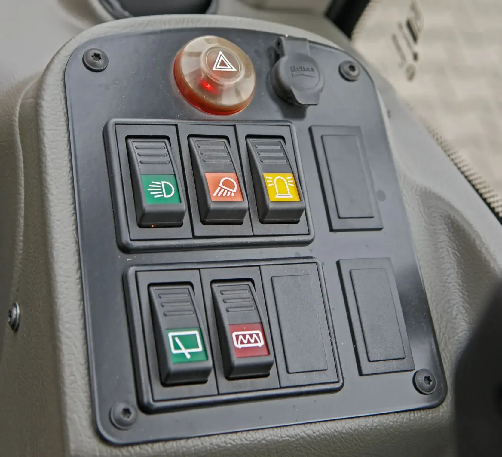 Atlas Weycor AR320 Yanmar ładowarka przegubowa z kabiną panel z przyciskami