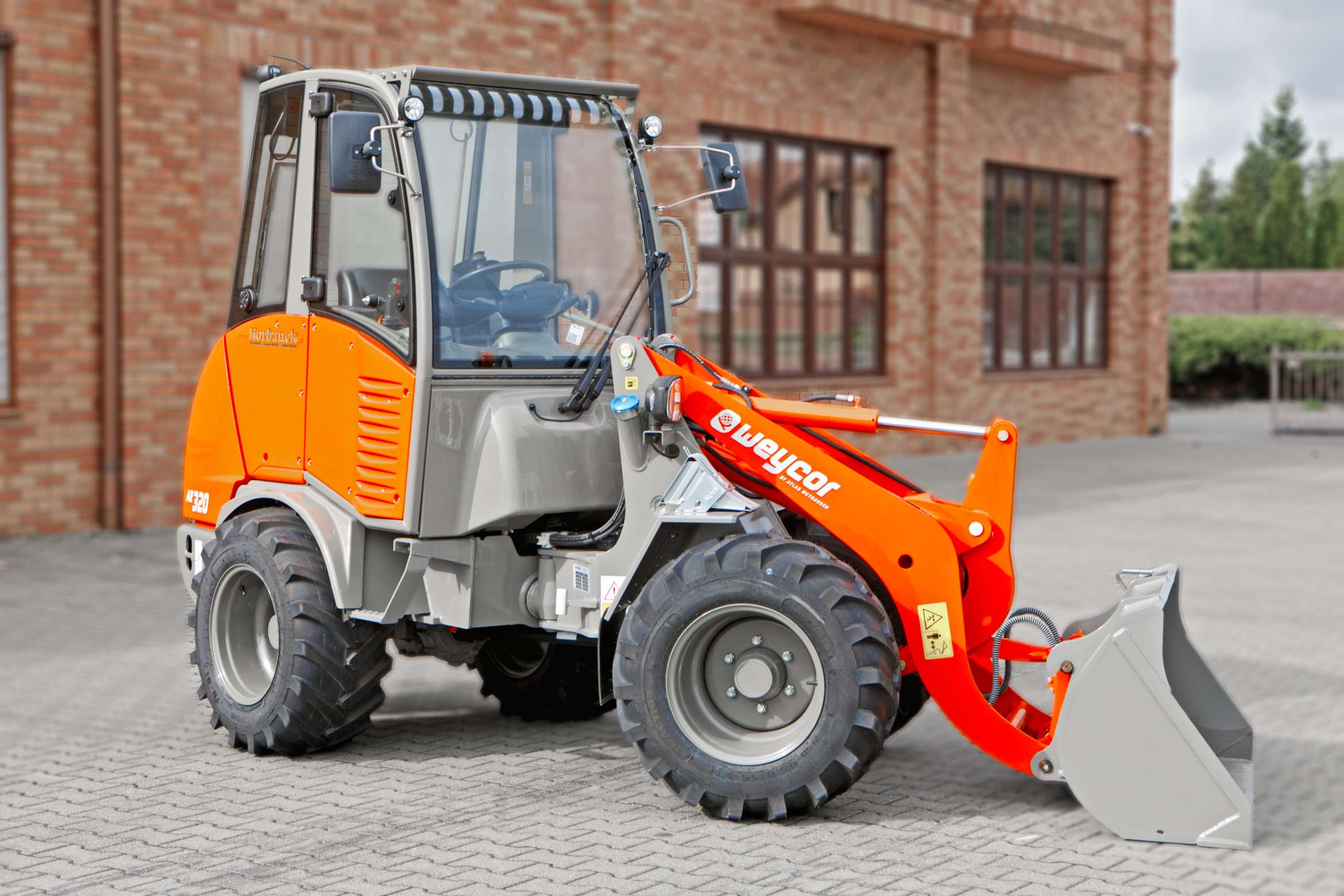 Atlas Weycor AR320 Yanmar z kabiną maszyna skręcona 