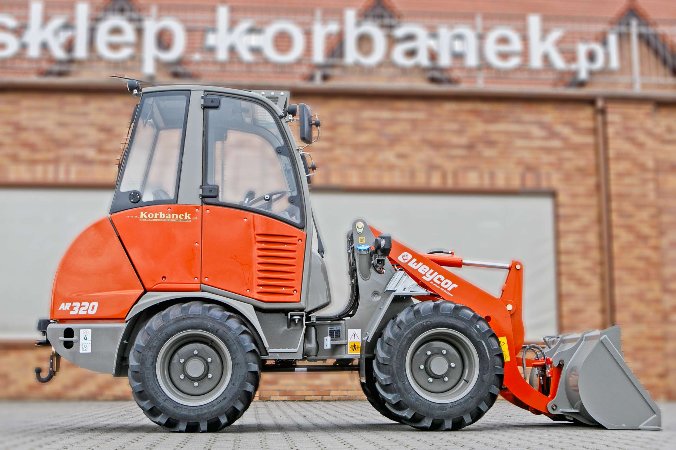 Atlas Weycor AR320 Yanmar ładowarka przegubowa z kabiną bok maszyna łyżka ładowarkowa