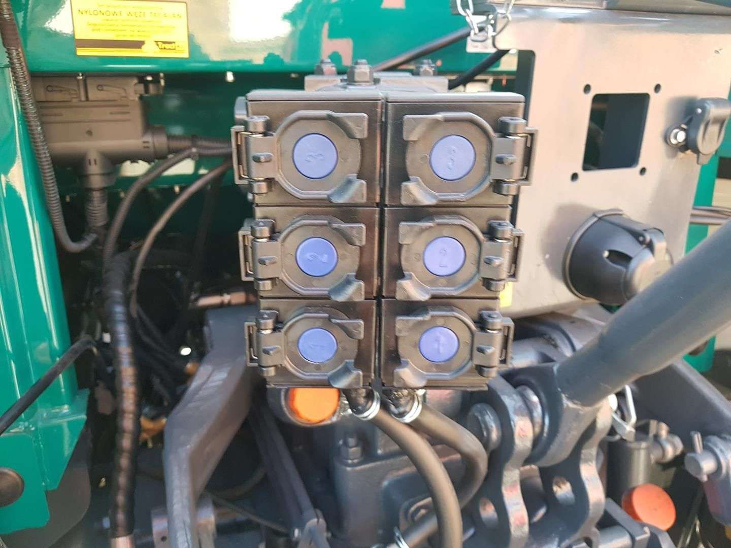 wyjscia hydrauliczne arbos 5115 global 3 pary w standardzie lacznik gorny