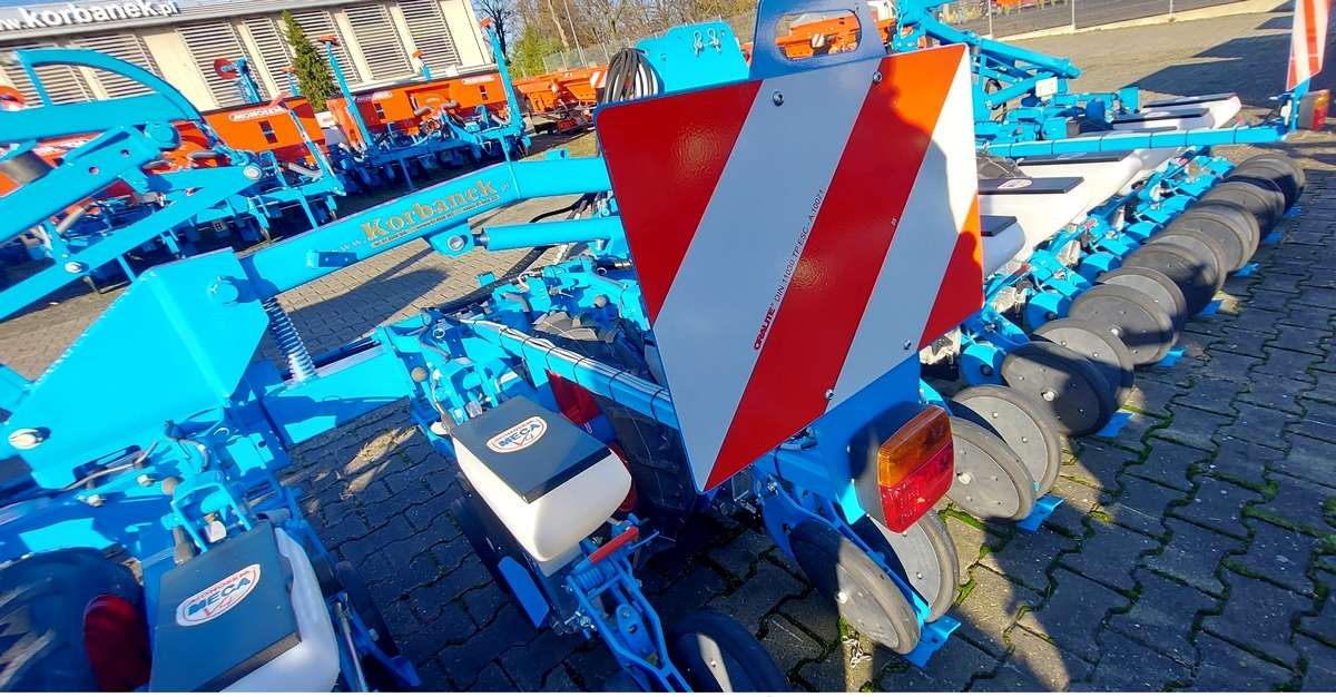 Zestaw oświetlenie drogowego siewnika MECA V4E, 12-rzędowego