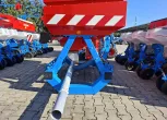 Zbiornik podsiewacza czołowego MONOSEM widok z boku
