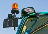 Ciągnik rolniczy Aupax 5130 Stage V widok na oświetlenie robocze