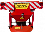Czerwona Piaskarka Dexwall PK 550 z zamontowanym światłem ostrzegawczym typu kogut
