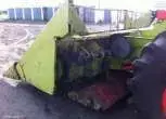 Przystawka do kukurydzy marki Claas widok z prawej strony
