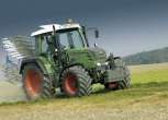 Używany ciągnik rolniczy Fendt 312 wyposażony w w pług 