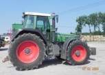 Bok używanego traktora Fendt Favorit 926 z obciążnikiem przednim