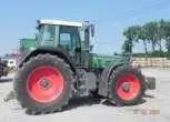 Bok używanego traktora Fendt Favorit 926 z obciążnikiem przednim
