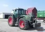 Prawy bok nimieckiego ciągnika Fendt 926v Favorit z zamontowanym obciążnikiem przednim 