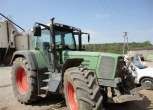 Prawy bok używanego ciągnika niemieckiego producenta Fendt 824 Favorit 