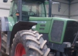Używany ciągnik rolniczy Fendt 926 Favorit przód ciagnika na tlr zabudowań gospodarczych 