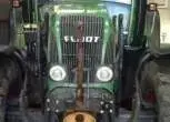 Przód ciągnika rolniczego używanego marki Fendt wersja 402 Vario 