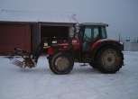 Ciągnik Massey Ferguson 8220 z ładowaczem czołowym