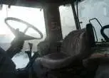 Wnętrze ciągnika rolniczego MF 3690