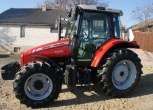 Ciągnik rolniczy Massey Ferguson 5425 ujęcie na bok