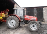 Używany Ciągnik rolniczy Massey Ferguson 4270 110 KM z podczepionym opryskwiaczem