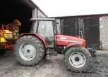 Używany Ciągnik rolniczy Massey Ferguson 4270 110 KM z podczepionym opryskwiaczem