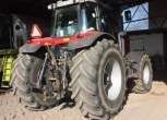 używany ciągnik rolniczy Massey Ferguson 8280  2004 r. widok z prawego tyłu szerokie ogumienie